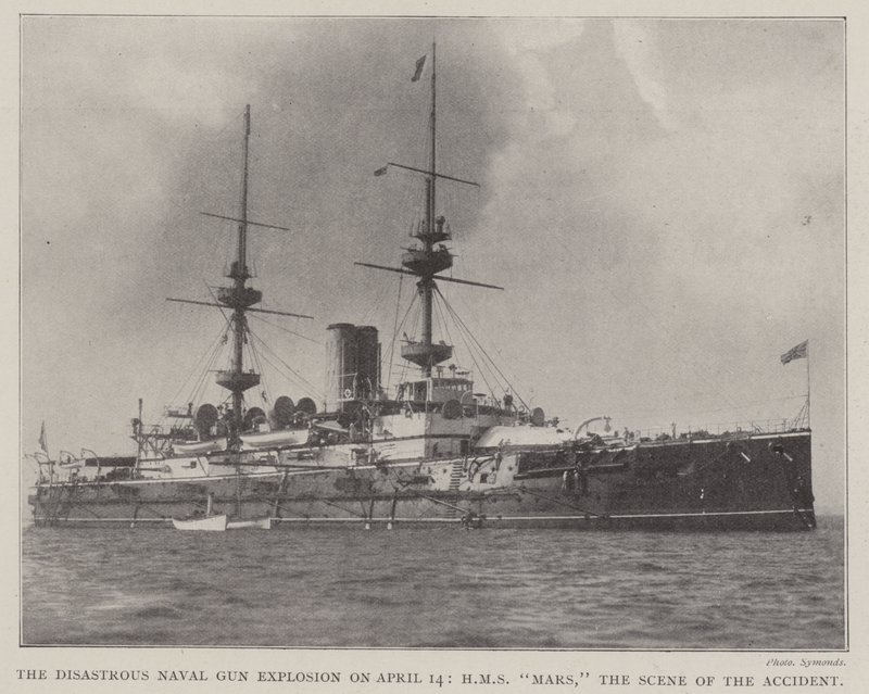 Die katastrophale Explosion eines Marinegeschützes am 14. April, HMS Mars, der Unfallort von English Photographer