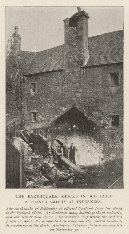 Die Erdbebenerschütterungen in Schottland, eine zerstörte Schmiede in Inverness von English Photographer