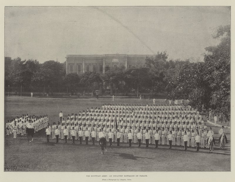 Die ägyptische Armee, ein Infanteriebataillon auf Parade von English Photographer