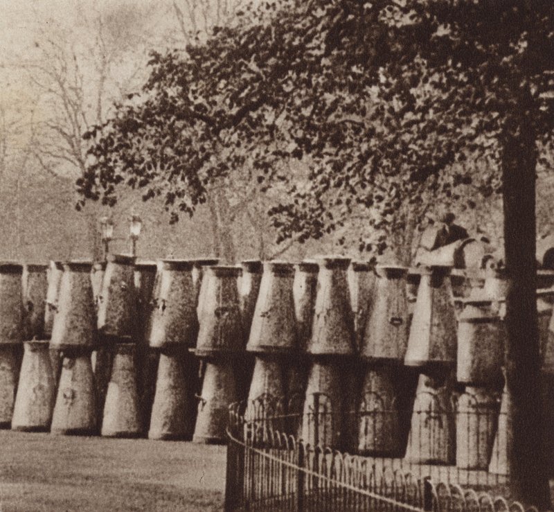 Der Generalstreik von 1926, das Milchdepot im Hyde Park London von English Photographer