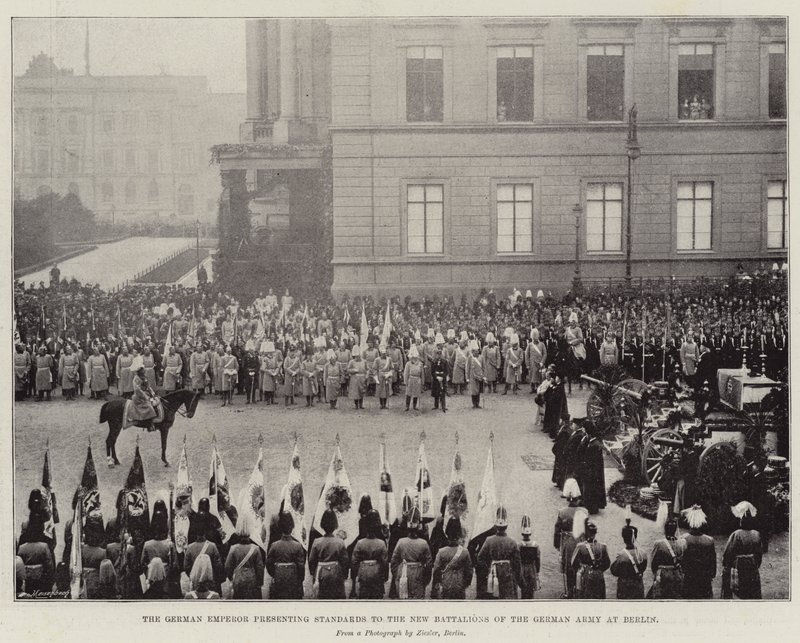 Der deutsche Kaiser überreicht Standarten an die neuen Bataillone der deutschen Armee in Berlin von English Photographer