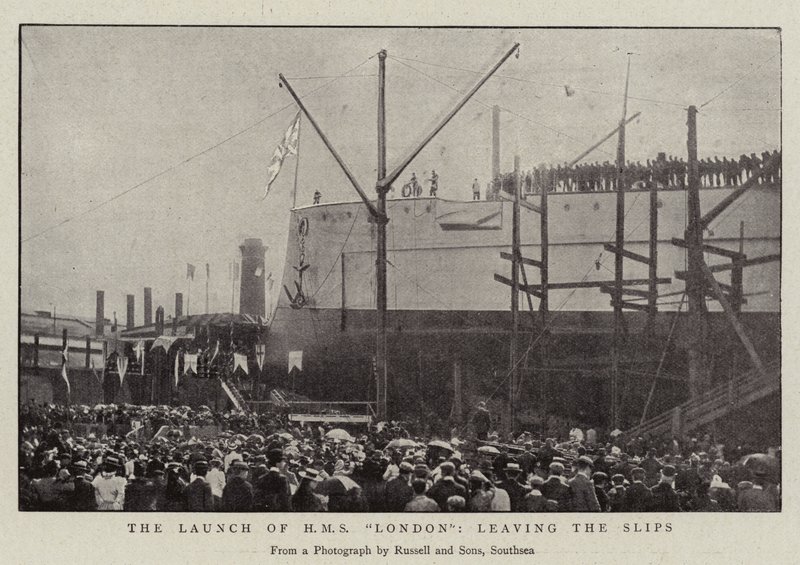 Der Stapellauf der H.M.S. London, verlässt die Slipanlage von English Photographer