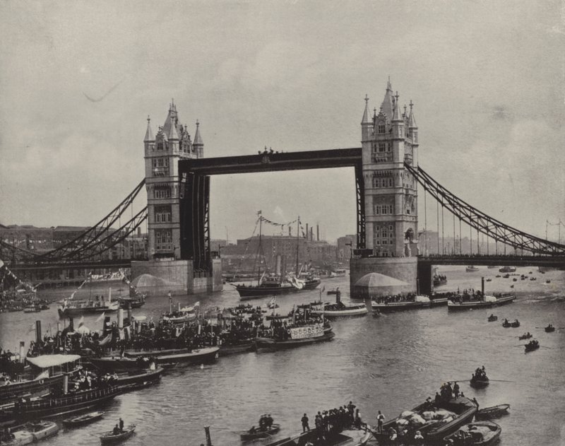 Die Tower Bridge, Blick nach Osten von English Photographer