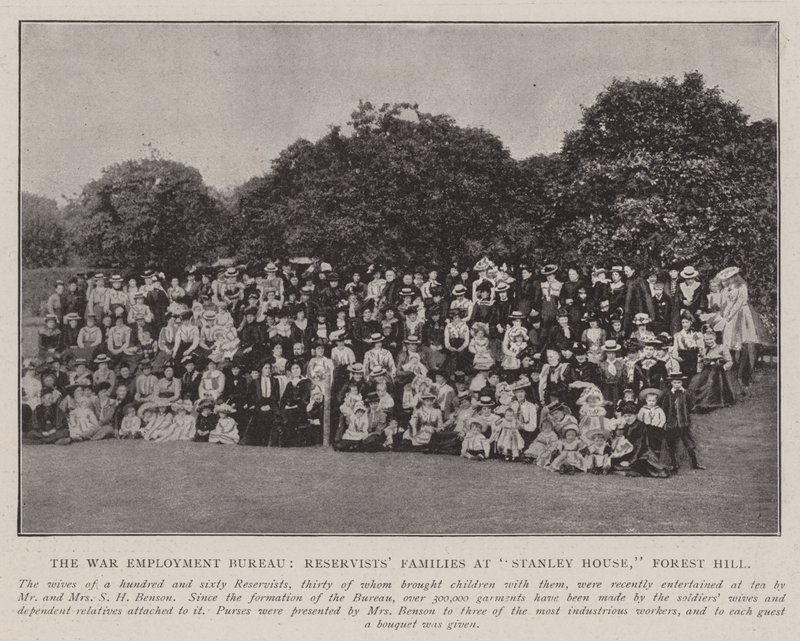 Das Kriegsarbeitsamt, Familien von Reservisten im Stanley House, Forest Hill von English Photographer