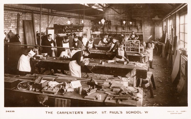 Die Tischlerwerkstatt der St. Pauls Schule von English Photographer