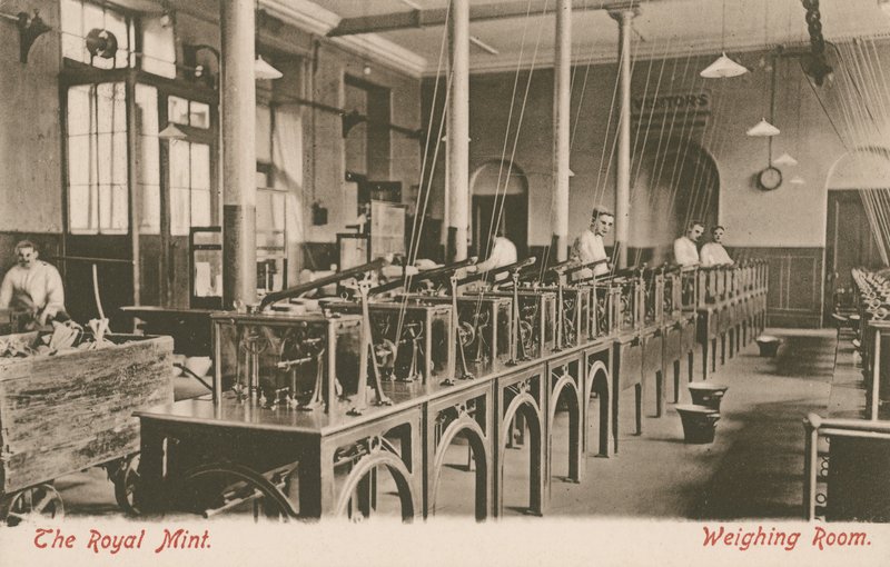 Der Wägeraum der Königlichen Münze, London von English Photographer