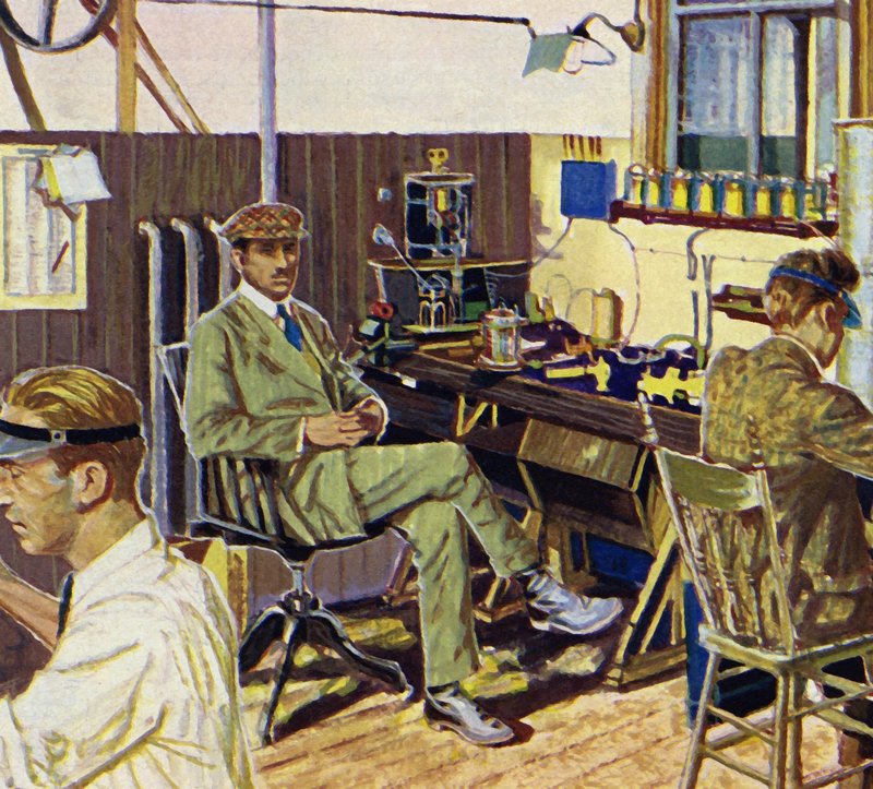 Fred Royce gründete eine Fabrik zur Herstellung von Elektrogeräten von English School