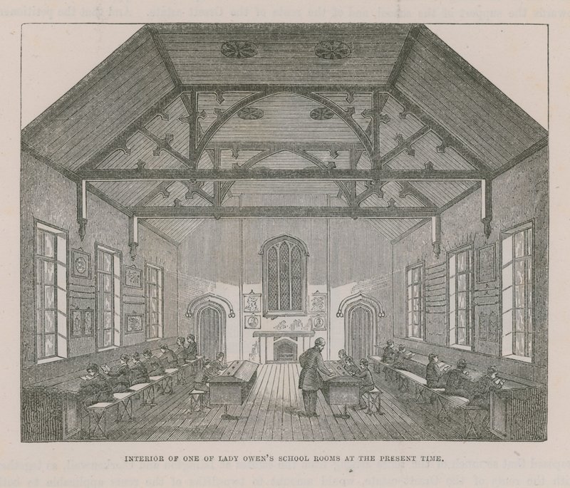 Innenraum eines der Schulzimmer von Lady Owen von English School