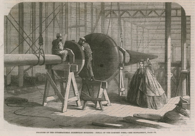 Fortschritt am Internationalen Ausstellungsgebäude; Spitze der östlichen Kuppel von English School