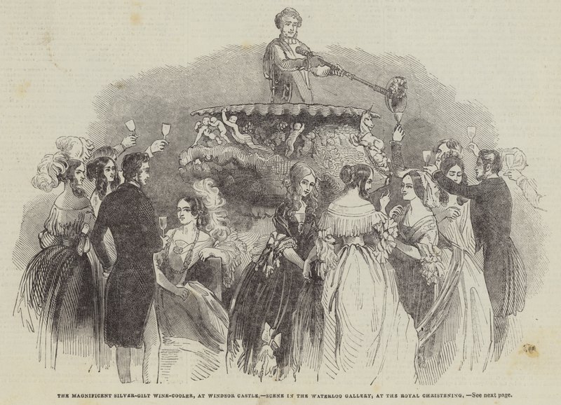 Der prächtige silbervergoldete Weinkühler im Windsor Castle, Szene in der Waterloo-Galerie bei der königlichen Taufe (Gravur) von English School