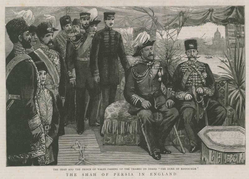 Der Schah und der Prinz von Wales fahren auf der Themse an Bord der Duke of Edinburgh von English School