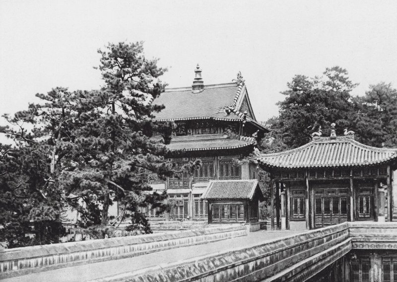 Jehol, Hingkung, Chihli, im Lama-Kloster Hingkung (s/w Foto) von Ernst Boerschmann