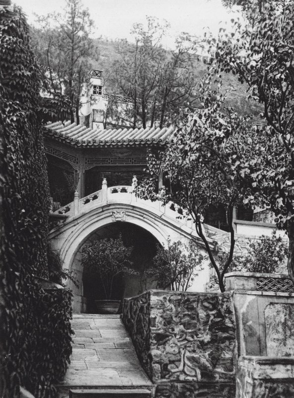 Peking, Si shan, Shih tze wo, Chihli, Klostergarten in den Westlichen Bergen von Ernst Boerschmann