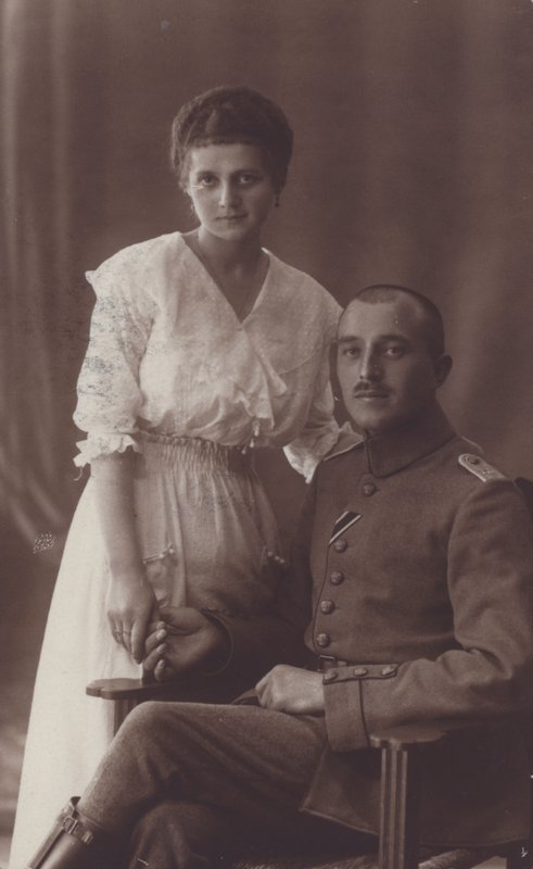 Porträt eines Soldaten und seiner Frau von European Photographer