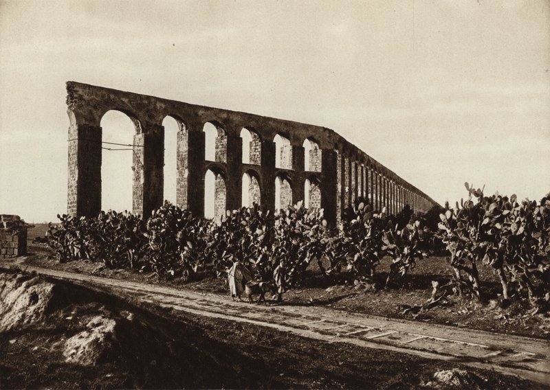 Römisches Aquädukt bei Bardo, Tunis von European Photographer