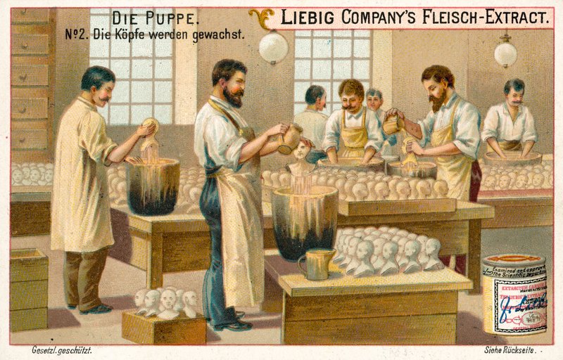Wachsen von Puppenköpfen von European School