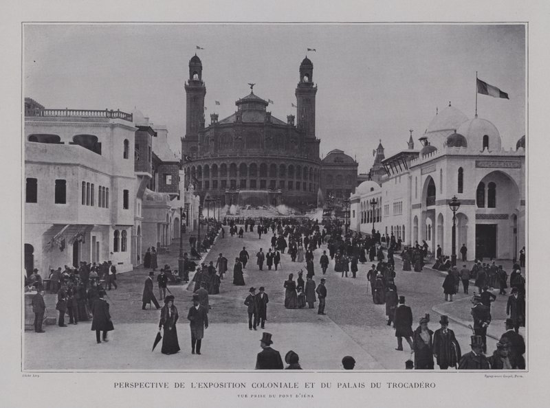 Französische Kolonialpavillons und der Palais du Trocadero vom Pont d