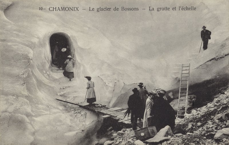 Eishöhle und Leiter, Bossons Gletscher, Chamonix, Frankreich von French Photographer