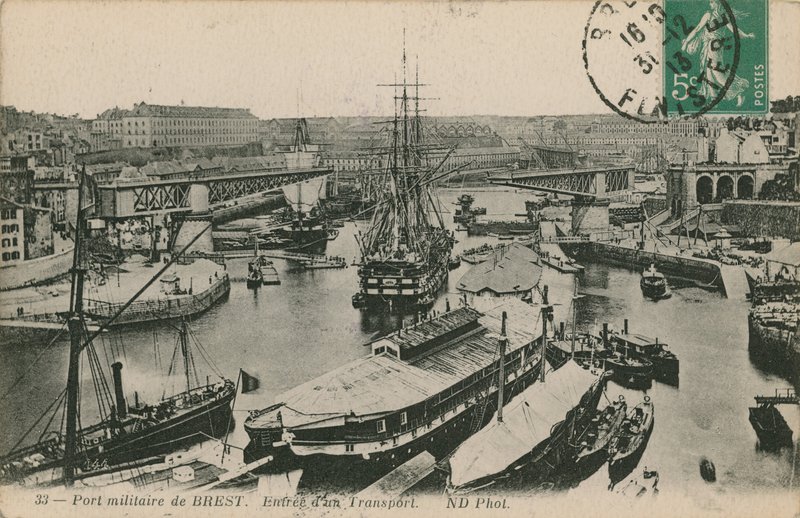 Militärhafen in Brest, Frankreich von French Photographer