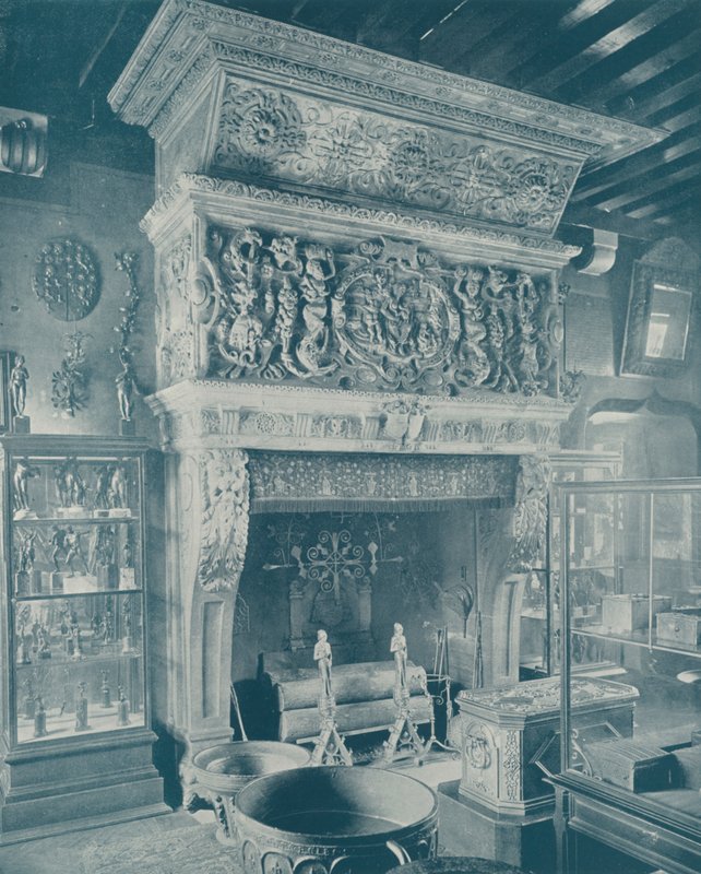 Paris: Ein geschnitzter Kamin, Musée Cluny von French Photographer