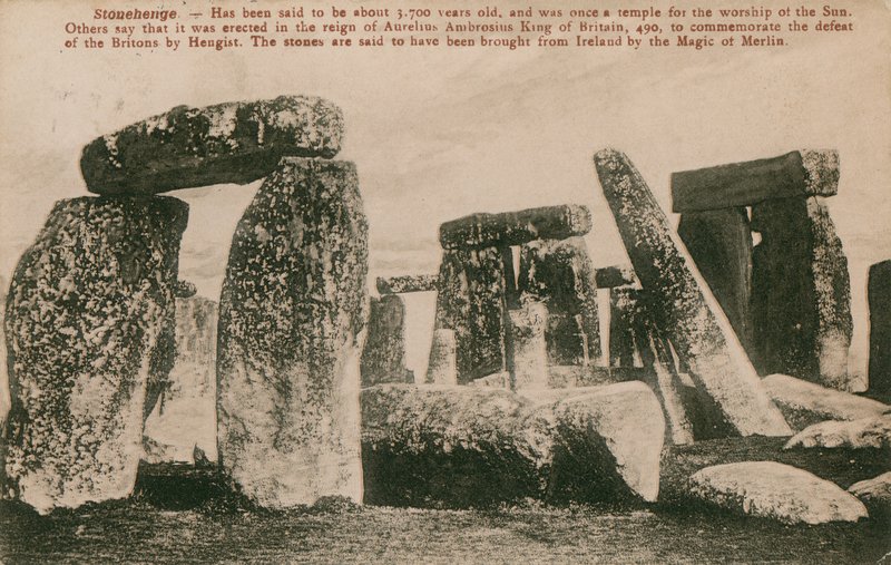 Stonehenge - Bronzezeitlicher Steinkreis, der der Folklore nach in der Regierungszeit von Aurelius Ambrosius, 490, errichtet wurde, um den Sieg der Briten über Hengist zu gedenken von French Photographer