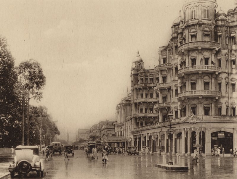 Esplanade Mansions und Government Place East mit Blick auf die Old Court House Street von Indian photographer