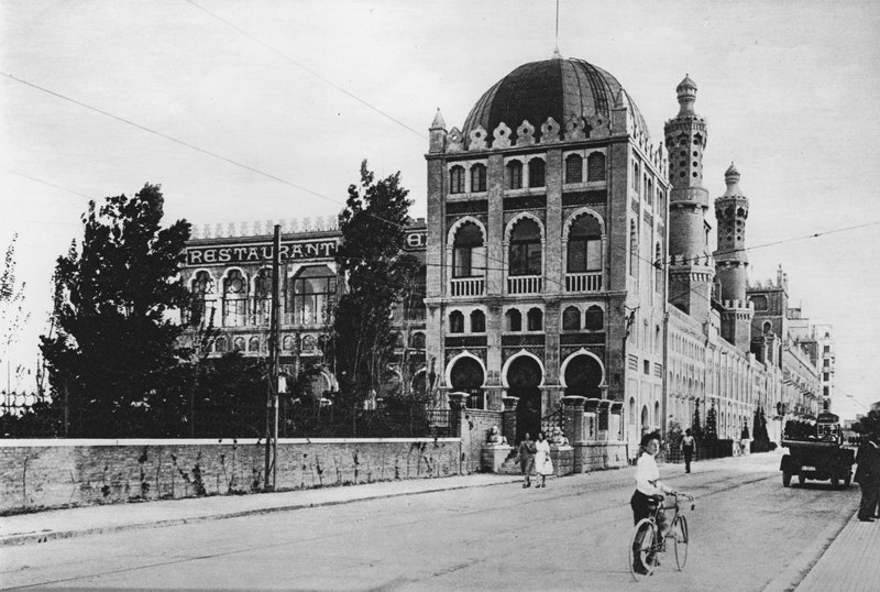 Venedig, Lido, Grand Hotel Excelsior (s/w Foto) von Italian Photographer