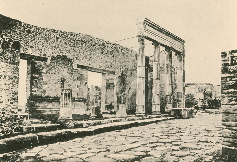 Der Eingang zum Dreieckigen Forum (Gravur) von Italian School