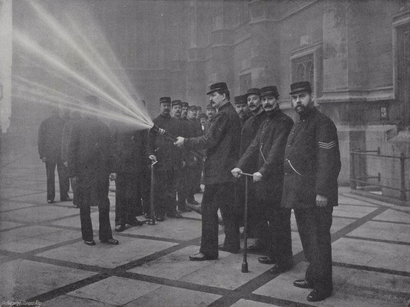 Die Nachtfeuerwehr von J. Benjamin Stone