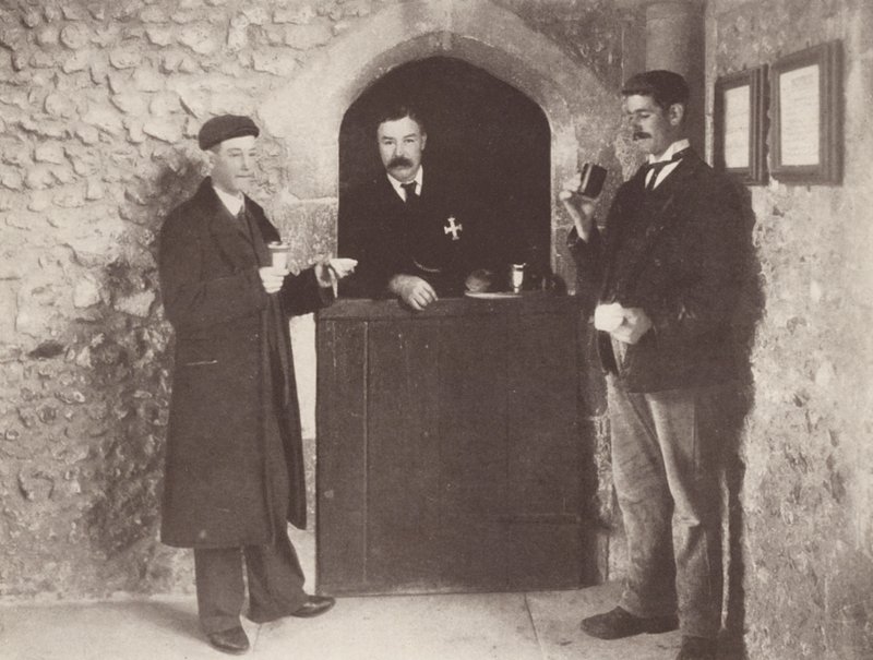 Die Almosen im Hospital von St. Cross, Winchester von J. Benjamin Stone