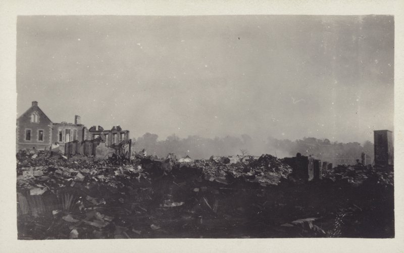 Nachwirkungen des Großen Kanto-Erdbebens, Japan, 1923 von Japanese Photographer