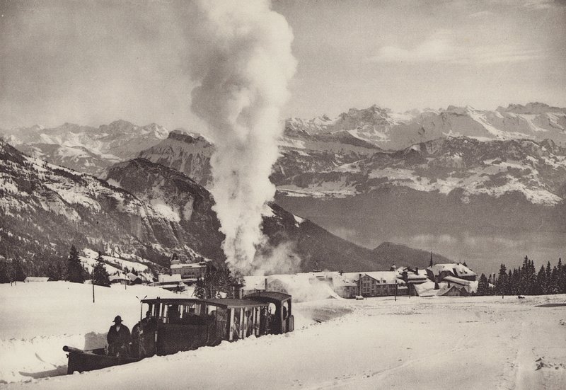 Rigi Kaltbad, Wintersportzug der Vitznau Rigi Bahn von Jean Gaberell