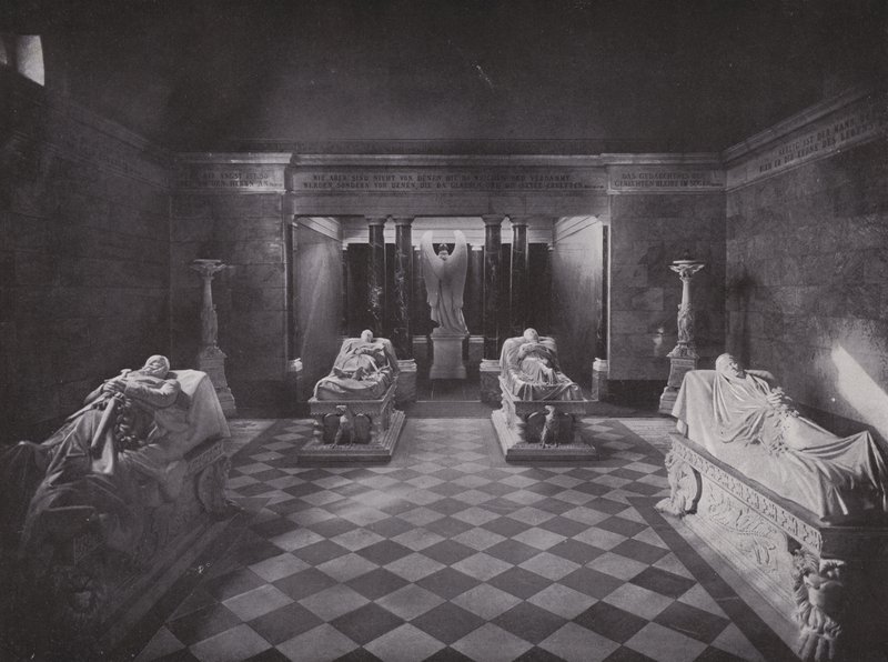 Charlottenburg, Mausoleum, Inneres von Photographer German