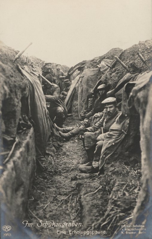 Deutsche Soldaten machen eine Pause in den Schützengräben, Erster Weltkrieg von Photographer German