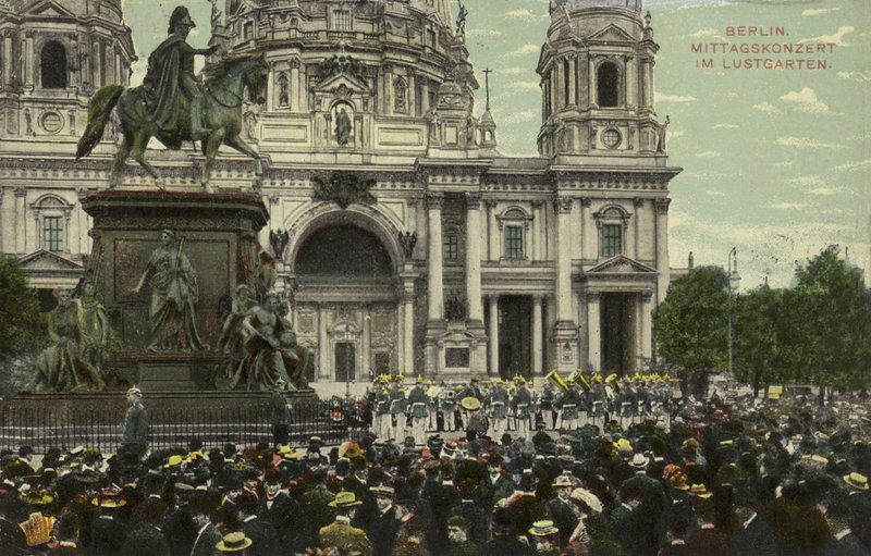 Mittagskonzert im Lustgarten, Berlin von Photographer German