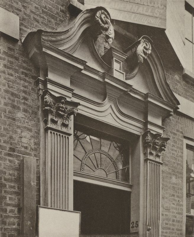 Tür, Crutched Friars, London von William Galsworthy Davie
