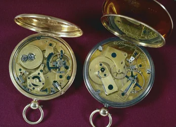 Zwei Uhren, hergestellt in Paris