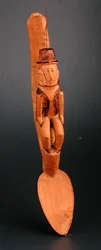 Figur eines europäischen Mannes, sitzend auf dem Schaft eines Löffels, Südostafrika, spätes 19. Jahrhundert