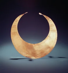 Lunula, Ross, County Westmeath, frühe Bronzezeit, ca. 2000 v. Chr.