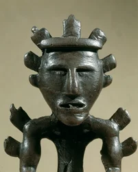 Prähistorie: bronzene Kriegerfigur aus dem Schatz von Galic (Kostroma, Russland). 1500 v. Chr. Bronzezeit