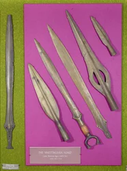 Schwerter und Speerspitzen aus dem Whittingham-Hort, Späte Bronzezeit, ca. 600 v. Chr.