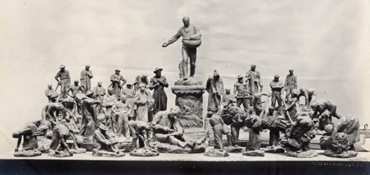 Denkmal für die Arbeiter (s/w Foto)