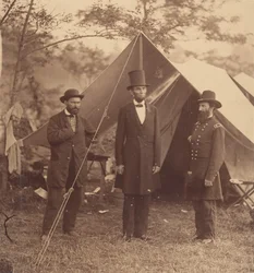 Präsident Abraham Lincoln, Generalmajor John A. McClernand rechts, und E. J., 3. Oktober 1862