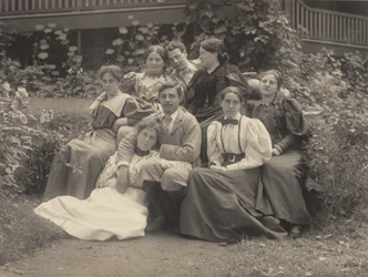 Ma, Tante Rosa, Selma, Ag, Emmy, Ralph Bernheim, Hans Wetzler und Minnie Wetzler, Lake George