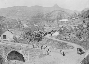Blick auf Maskeliya mit Adams Peak, ca. 1890, 1910