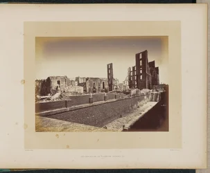 Die brennenden Docks von La Villette