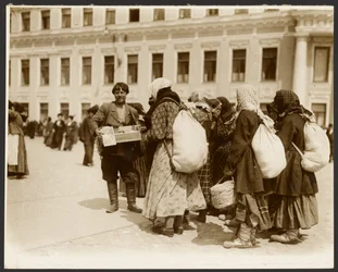 [Fotografien von der Studienreise nach Russland für das Gemälde "Die Abschaffung der Leibeigenschaft in Russland" (1914), aus dem "Epos der Slawen-Zyklus, Moskau"]