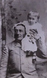 Franklin D. Roosevelt, amerikanischer Politiker und 32. Präsident der Vereinigten Staaten, als Kind mit seinem Vater