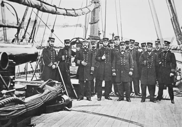 Kapitän John A. Winslow (1811-1973) mit seinen Offizieren an Bord der USS Kearsarge