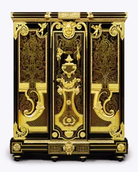 Eine Louis XIV vergoldete kleine Armoire, 1700-10